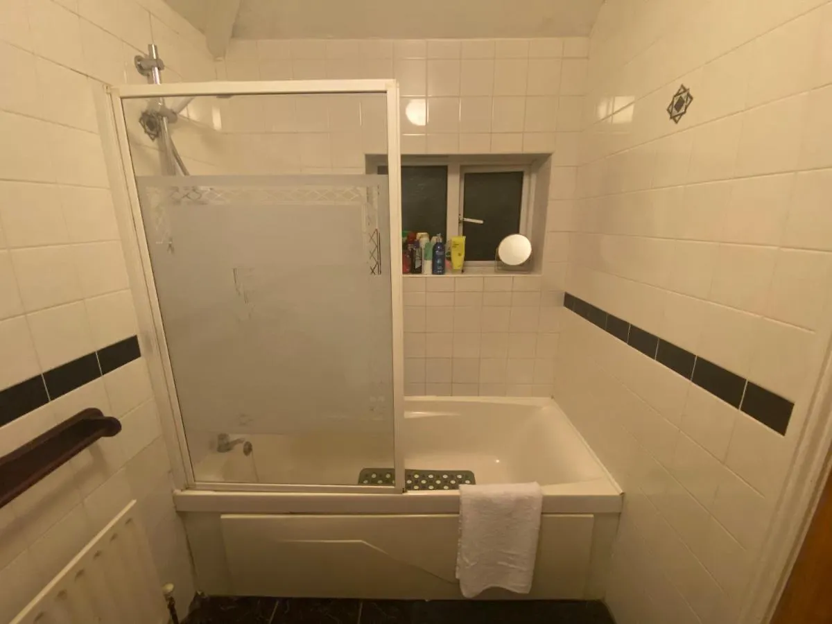 Homestay Cosy City Centre Guest Room Shared Home Galway Ireland
